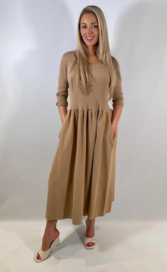 Needle cord stretch dress