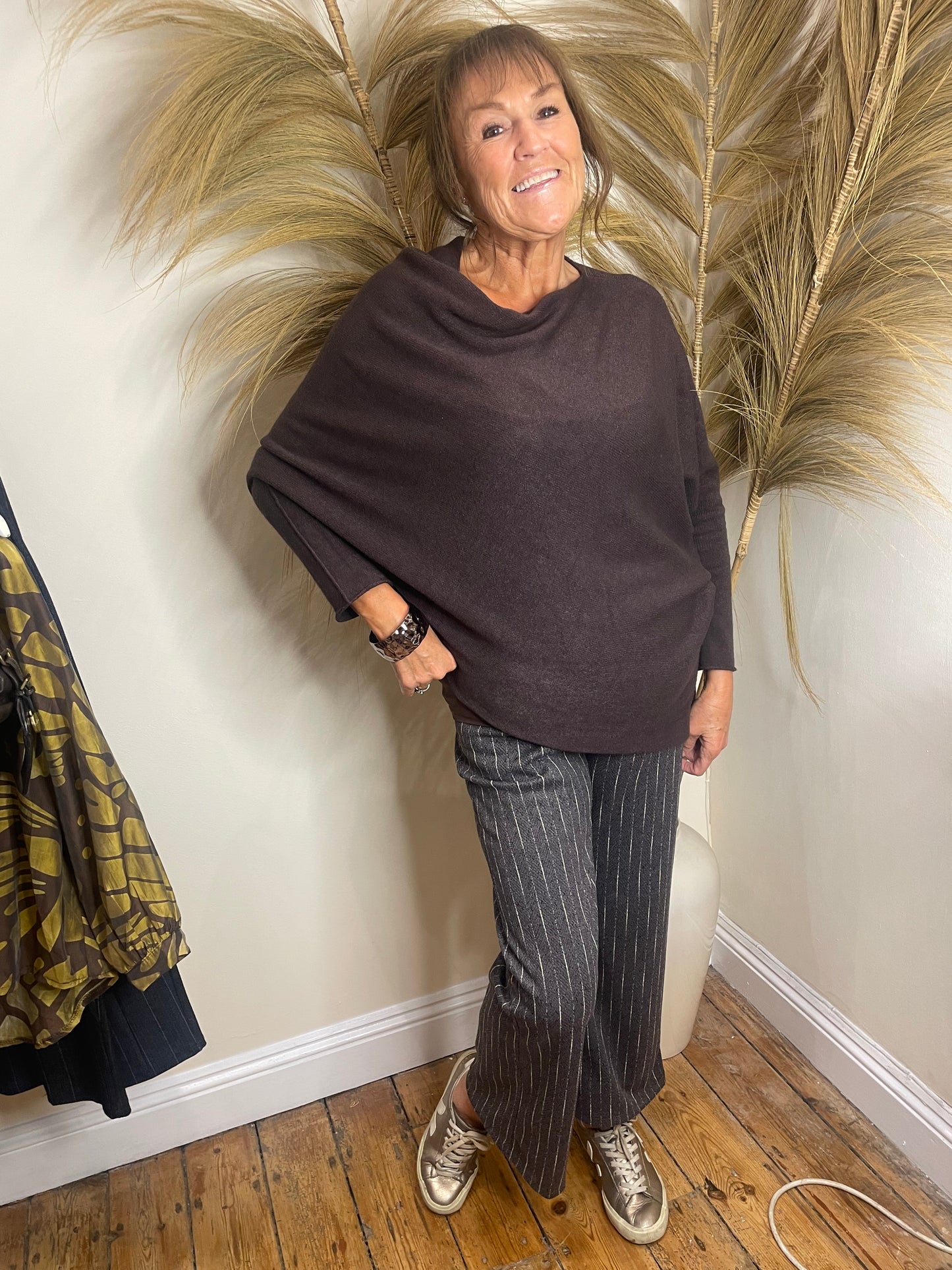 Asymetric long sleeve jumper