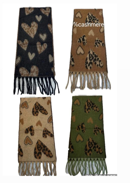 Heart reversible wool scarf