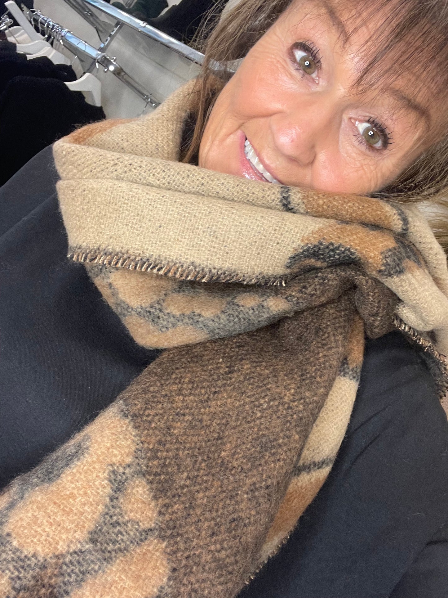 Heart reversible wool scarf