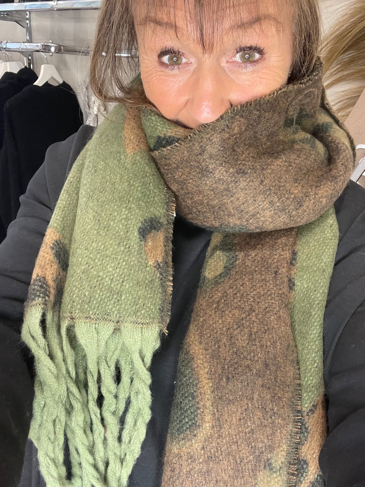 Heart reversible wool scarf