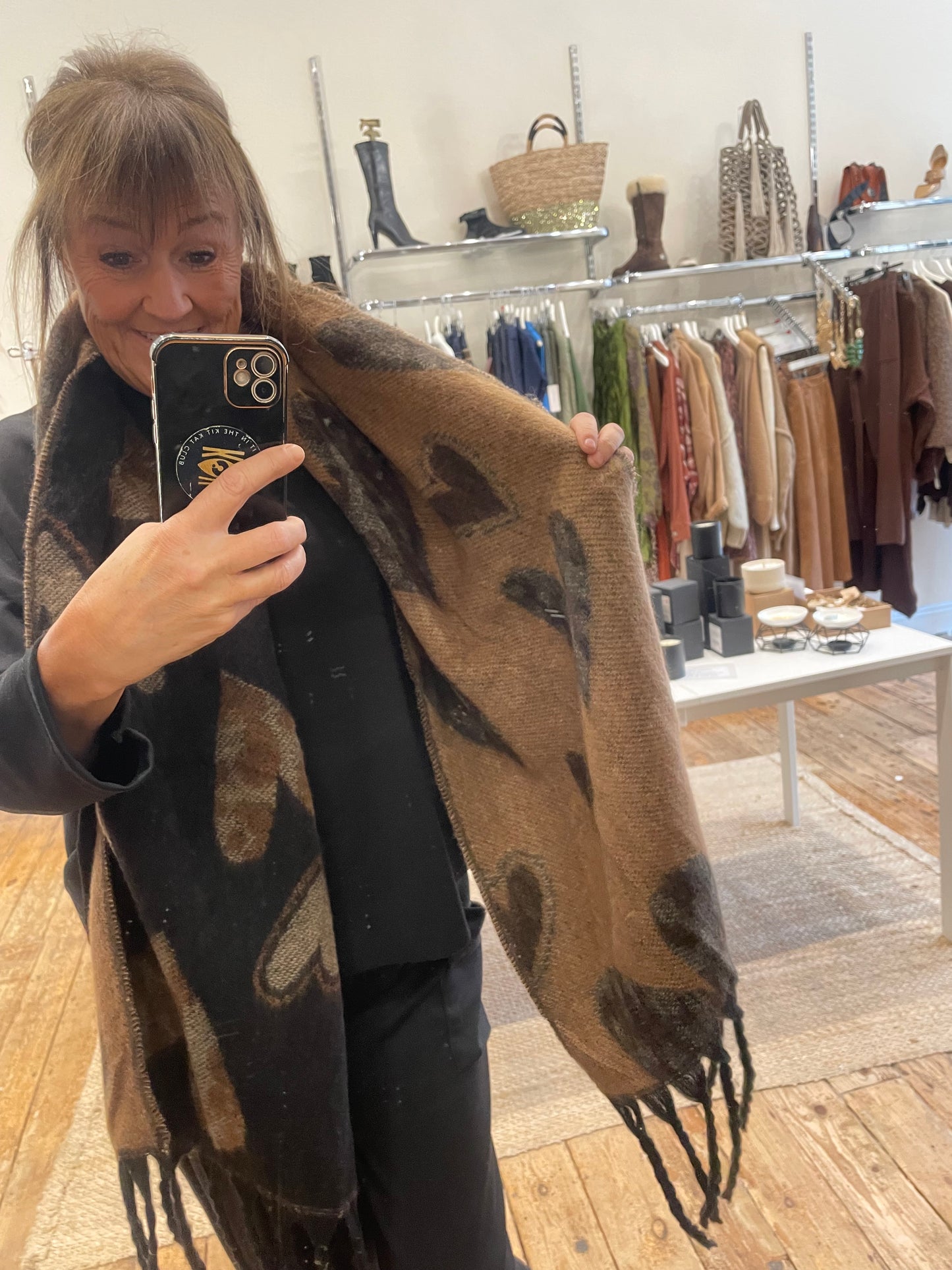 Heart reversible wool scarf