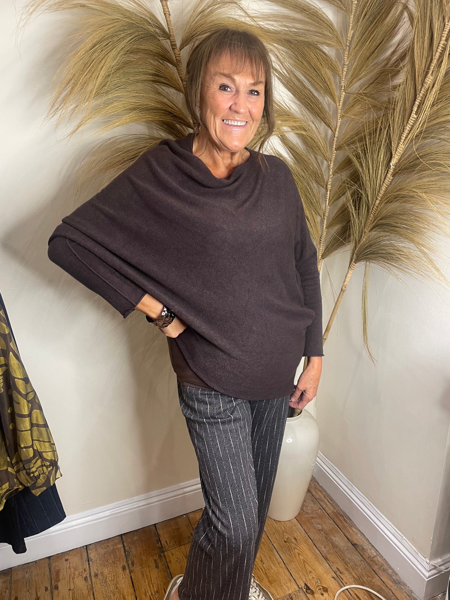 Asymetric long sleeve jumper
